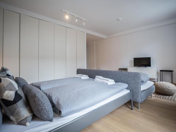 Nena Apartments Metropolpark Berlin - Mitte -Adult Only : photo 4 de la chambre appartement loft avec 2 chambres ouvertes (sans portes)