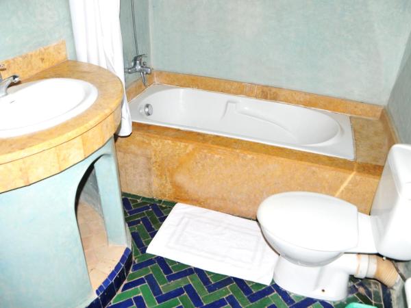 Riad Mhidou : photo 3 de la chambre chambre quadruple avec salle de bains privative