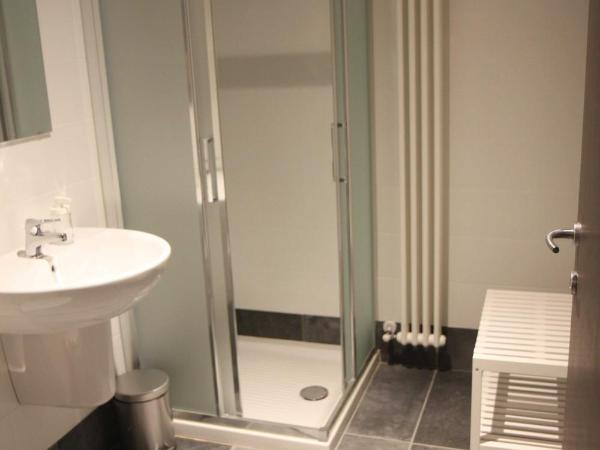 Ostello Alfieri 2 : photo 2 de la chambre chambre triple confort