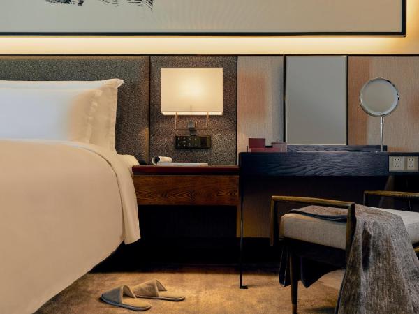 Capella Tufu Bay, Hainan : photo 4 de la chambre hébergement lit king-size - côté océan