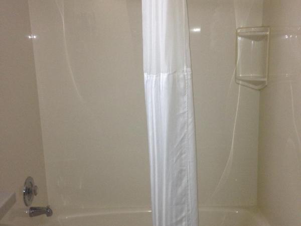 Days Inn by Wyndham Pittsburgh : photo 1 de la chambre chambre king efficiency