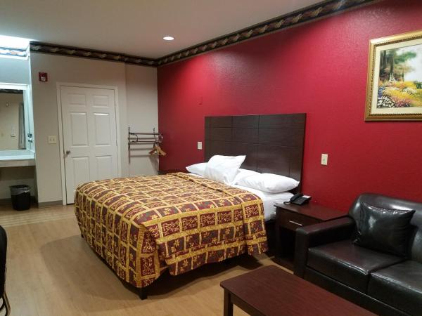 Scott Inn & Suites - Downtown Houston : photo 2 de la chambre chambre lit king-size - non-fumeurs - accessible aux personnes à mobilité réduite