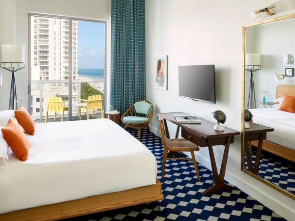 The Confidante Miami Beach, part of Hyatt : photo 6 de la chambre chambre king avec balcon et vue sur l'océan