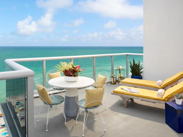 The Confidante Miami Beach, part of Hyatt : photo 8 de la chambre suite - face à l'océan