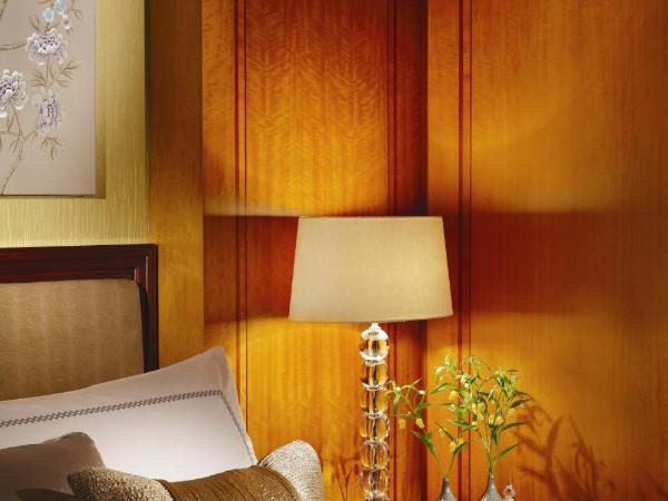 Four Seasons Hotel Hangzhou at West Lake : photo 3 de la chambre chambre lit king-size - vue sur jardin