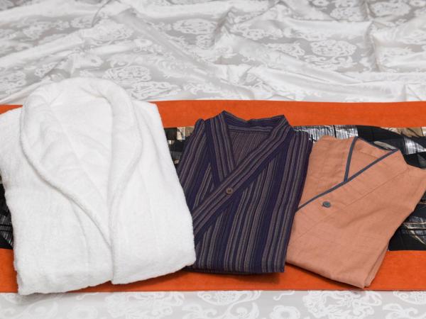 Kamishichiken Oku : photo 1 de la chambre chambre double deluxe avec baignoire en plein air