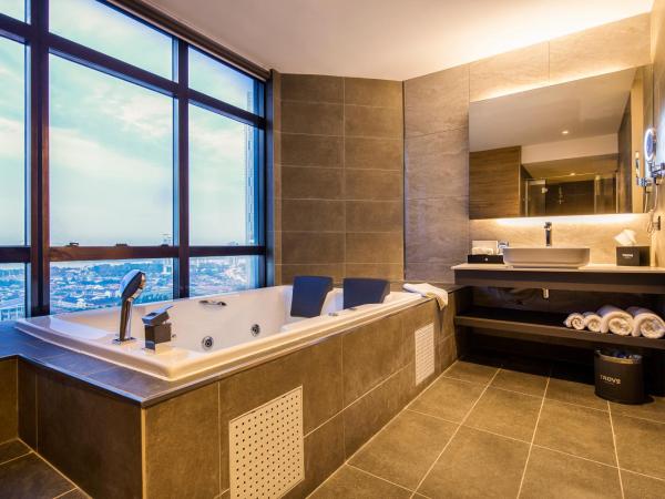 TROVE Johor Bahru : photo 1 de la chambre suite lune de miel