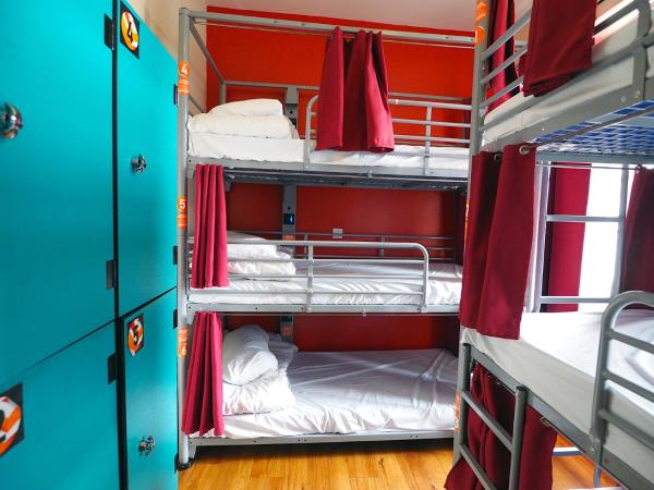 St Christopher's Edinburgh Original : photo 1 de la chambre lit dans dortoir mixte de 6 places avec salle de bains commune extérieure
