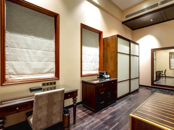 Kenilworth Hotel, Kolkata : photo 8 de la chambre premier club room - 10% off on laundry and travel desk