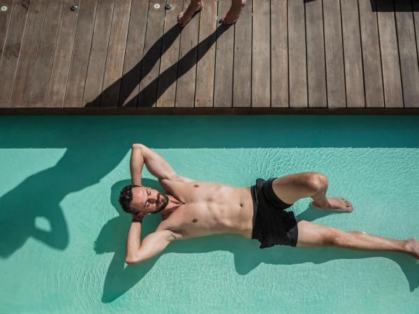 KLIDON Dreamy Living Suites : photo 1 de la chambre suite avec piscine privée