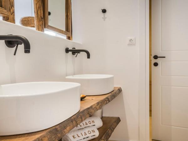 KLIDON Dreamy Living Suites : photo 5 de la chambre suite avec piscine privée