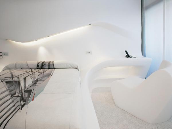 Hotel Puerta America : photo 1 de la chambre space club par zaha hadid