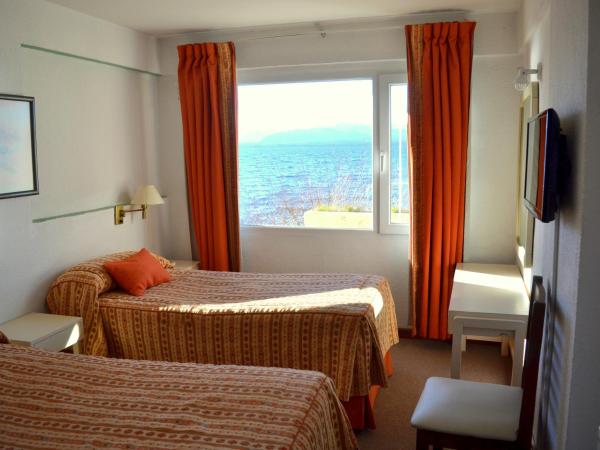 Hotel Bariloche Flat : photo 2 de la chambre chambre lits jumeaux - vue sur lac