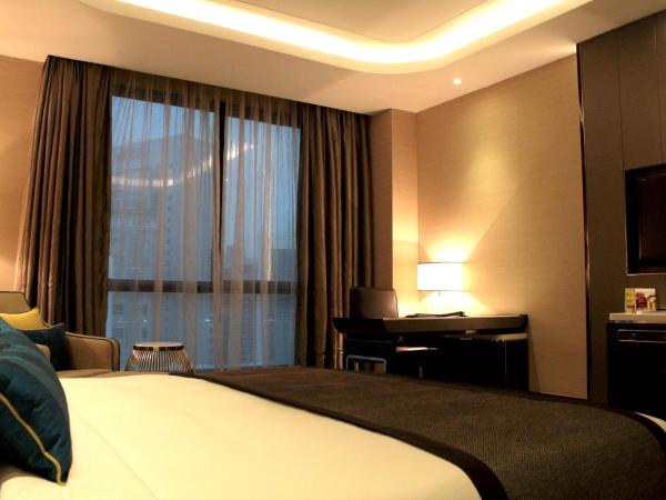 Pacific Regency Hotel Suites : photo 5 de la chambre suite lit king-size exécutive premier