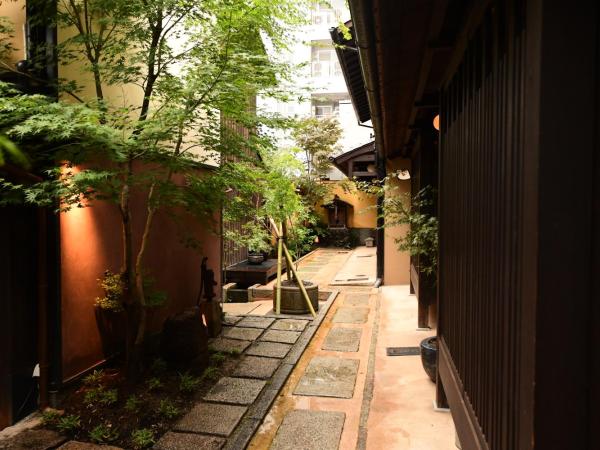 Yado Kiramachi : photo 5 de la chambre chambre lits jumeaux avec salle de bains privative séparée