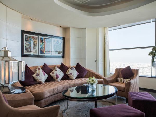 Sofitel Casablanca Tour Blanche : photo 6 de la chambre suite lit king-size impériale avec salon et salle à manger séparés