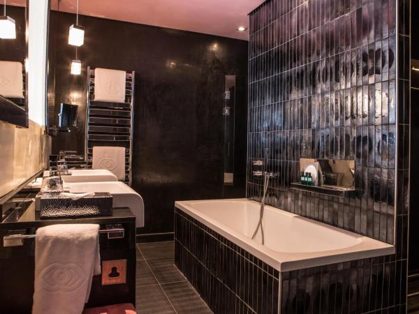 Sofitel Casablanca Tour Blanche : photo 4 de la chambre chambre lit king-size double - vue sur médina, mosquée et mer