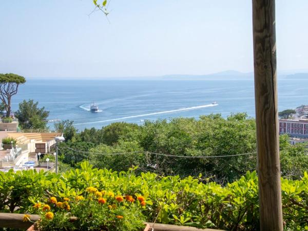 Guesthouse Coralba : photo 8 de la chambre chambre double - vue sur mer