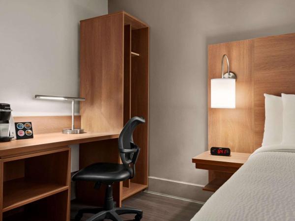 Days Inn by Wyndham Vancouver Downtown : photo 3 de la chambre chambre double - non-fumeurs 