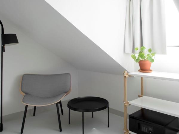The Green Elephant Hostel & Spa : photo 5 de la chambre chambre double avec salle de bains commune