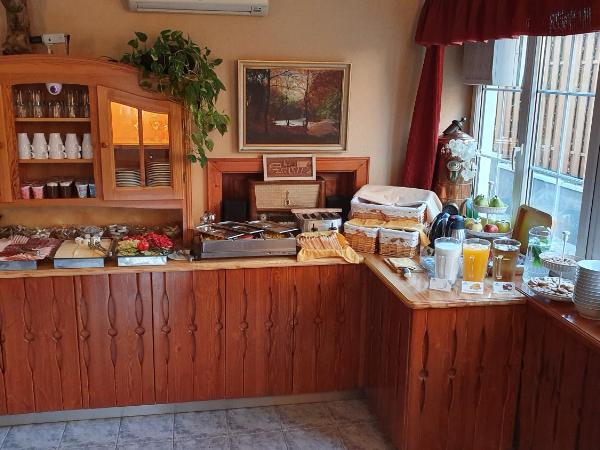 Hotel Karin : photo 7 de la chambre chambre double ou lits jumeaux