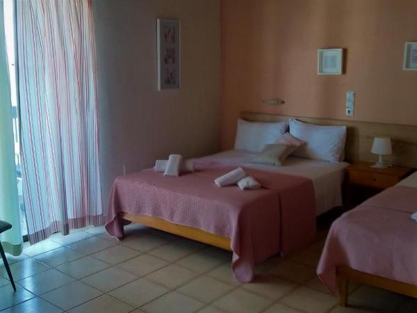 Posidonio Hotel : photo 1 de la chambre studio triple