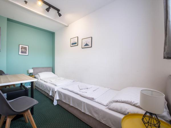 Hotel Chesscom : photo 5 de la chambre petite chambre lits jumeaux