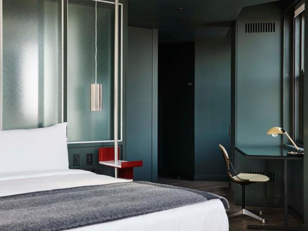The Robey, Chicago, a Member of Design Hotels : photo 1 de la chambre suite lit king-size