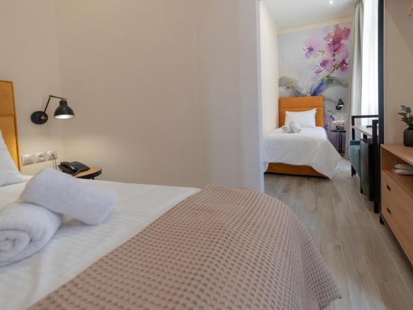 Athens Market Portrait : photo 1 de la chambre chambre lits jumeaux market avec balcon