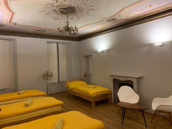 Pardo Bar : photo 1 de la chambre chambre quadruple avec salle de bains privative