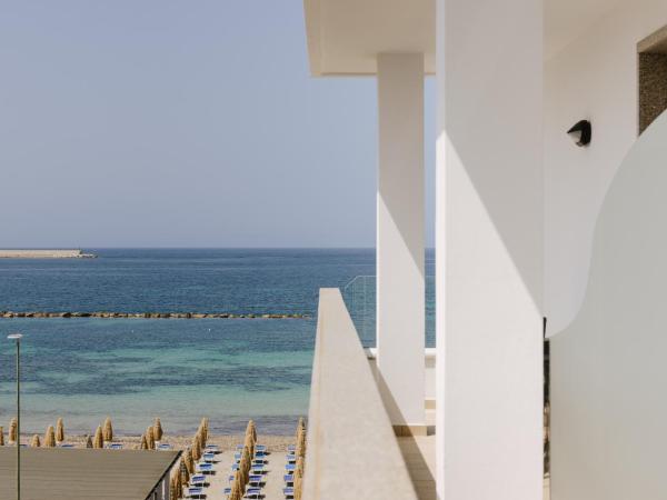 Residence Picalè : photo 10 de la chambre appartement confort 2 chambres - vue latérale sur mer
