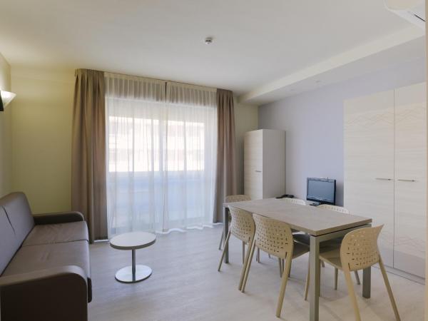 Residence Picalè : photo 5 de la chambre appartement confort 1 chambre - vue latérale sur mer