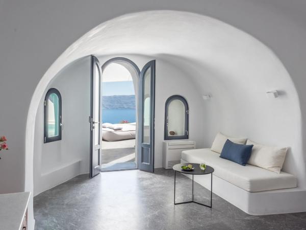 Chelidonia Luxury Suites : photo 1 de la chambre suite artiste avec petite piscine - vue sur caldeira