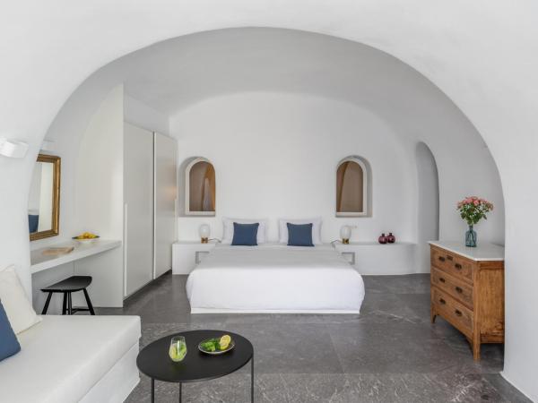 Chelidonia Luxury Suites : photo 6 de la chambre suite artiste avec petite piscine - vue sur caldeira