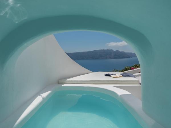 Chelidonia Luxury Suites : photo 3 de la chambre suite artiste avec petite piscine - vue sur caldeira