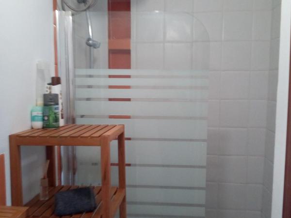 Vivienda Turística Templo Romano : photo 5 de la chambre chambre double avec salle de bains privative