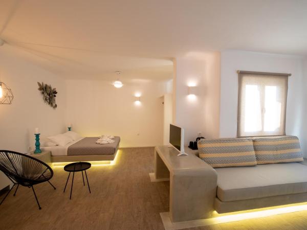 Thea Luxury Resort : photo 10 de la chambre suite en duplex avec vue sur mer et piscine