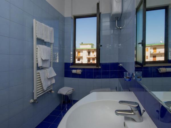 Hotel Leone : photo 1 de la chambre chambre double avec balcon