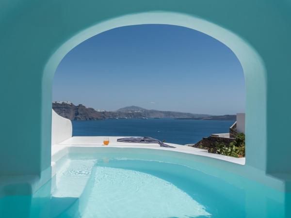 Chelidonia Luxury Suites : photo 1 de la chambre suite lune de miel avec bassin profond - vue sur caldera