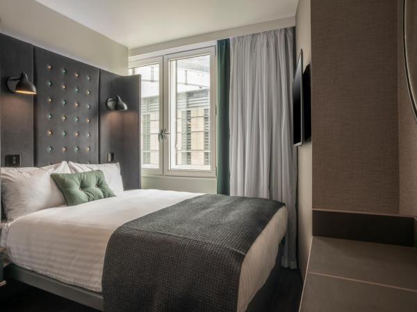 Point A Hotel Edinburgh Haymarket : photo 1 de la chambre hébergement double confortable avec fenêtre