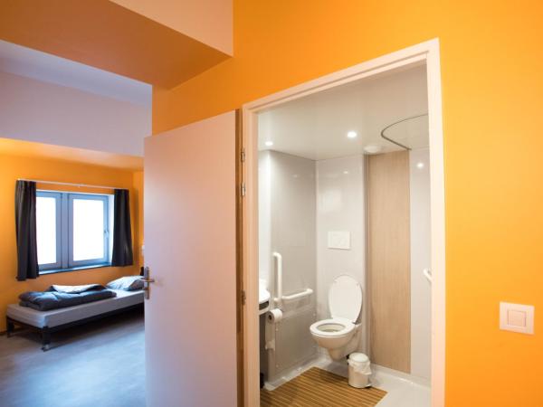 Liège Youth Hostel : photo 7 de la chambre chambre triple