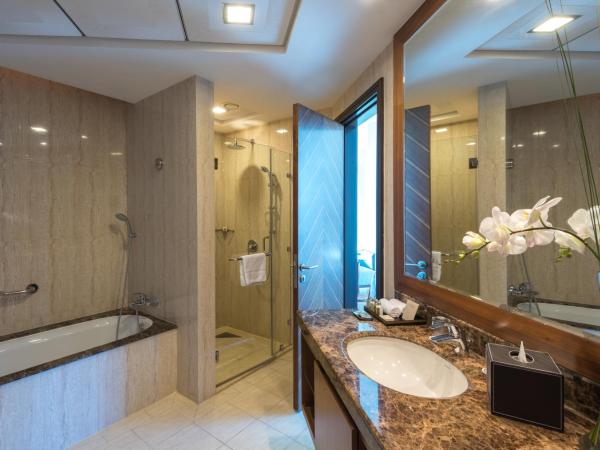 La Suite Dubai Hotel & Apartments : photo 3 de la chambre one bedroom apartment - complimentary transfer to mall of the emirates, insurance market metro station & jbr beach