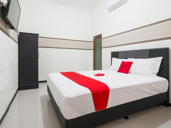 RedDoorz Syariah near Marvel City Mall 2 : photo 1 de la chambre chambre double