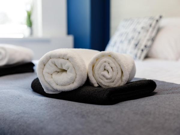 AQUA HOUSE : photo 5 de la chambre chambre double ou lits jumeaux avec salle de bains privative