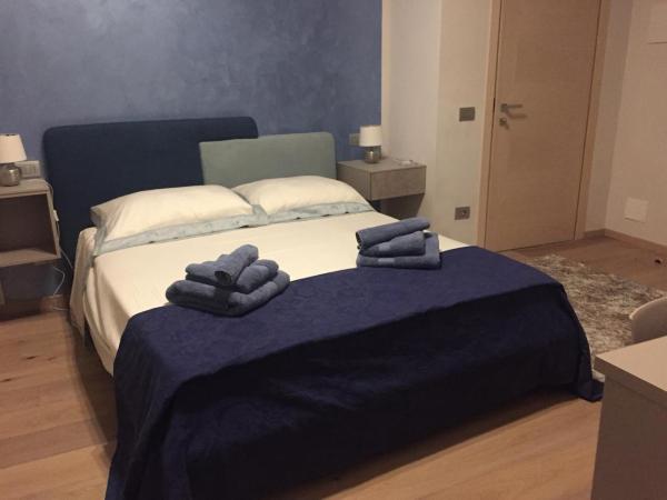 via roma 12 VERONA : photo 10 de la chambre chambre double