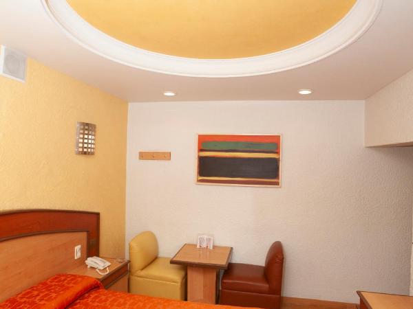 Hotel Tres Colonias - Sólo Adultos : photo 7 de la chambre chambre lit king-size