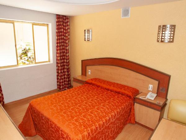 Hotel Tres Colonias - Sólo Adultos : photo 5 de la chambre chambre double