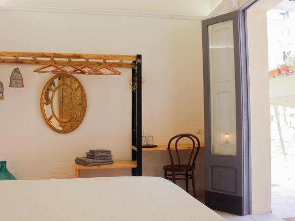 Casa MaHe : photo 8 de la chambre chambre double ou lits jumeaux de luxe avec accès piscine