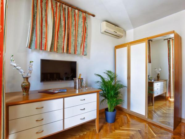 Villa Sveta Eufemija - Bed and breakfast : photo 1 de la chambre chambre double ou lits jumeaux