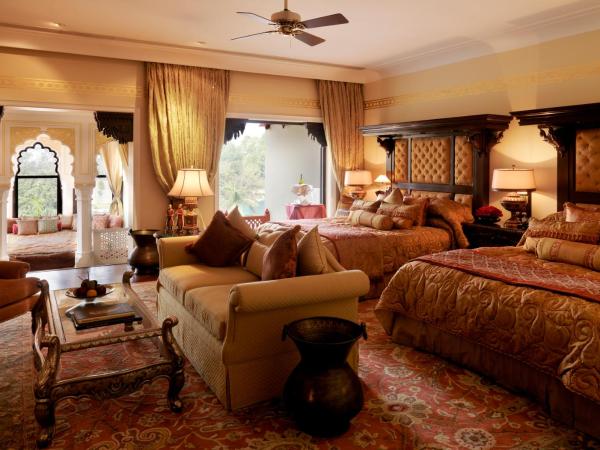 Rambagh Palace : photo 6 de la chambre suite royale avec vue sur jardin

